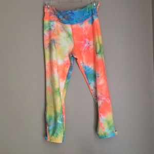 VOGO cropped workout pants Tie Dye Cut-out Detail
